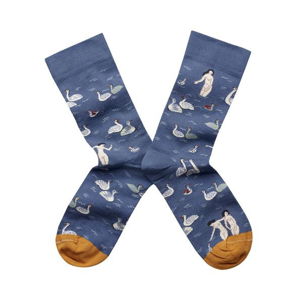 谁说袜子很无趣？BonneMaison，每一双袜子都存在强烈的故事感！