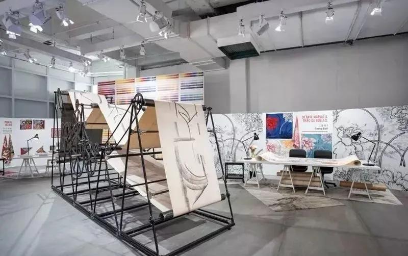 最喜欢的一条爱马仕丝巾,时尚必备独特设计的基础丝巾推荐