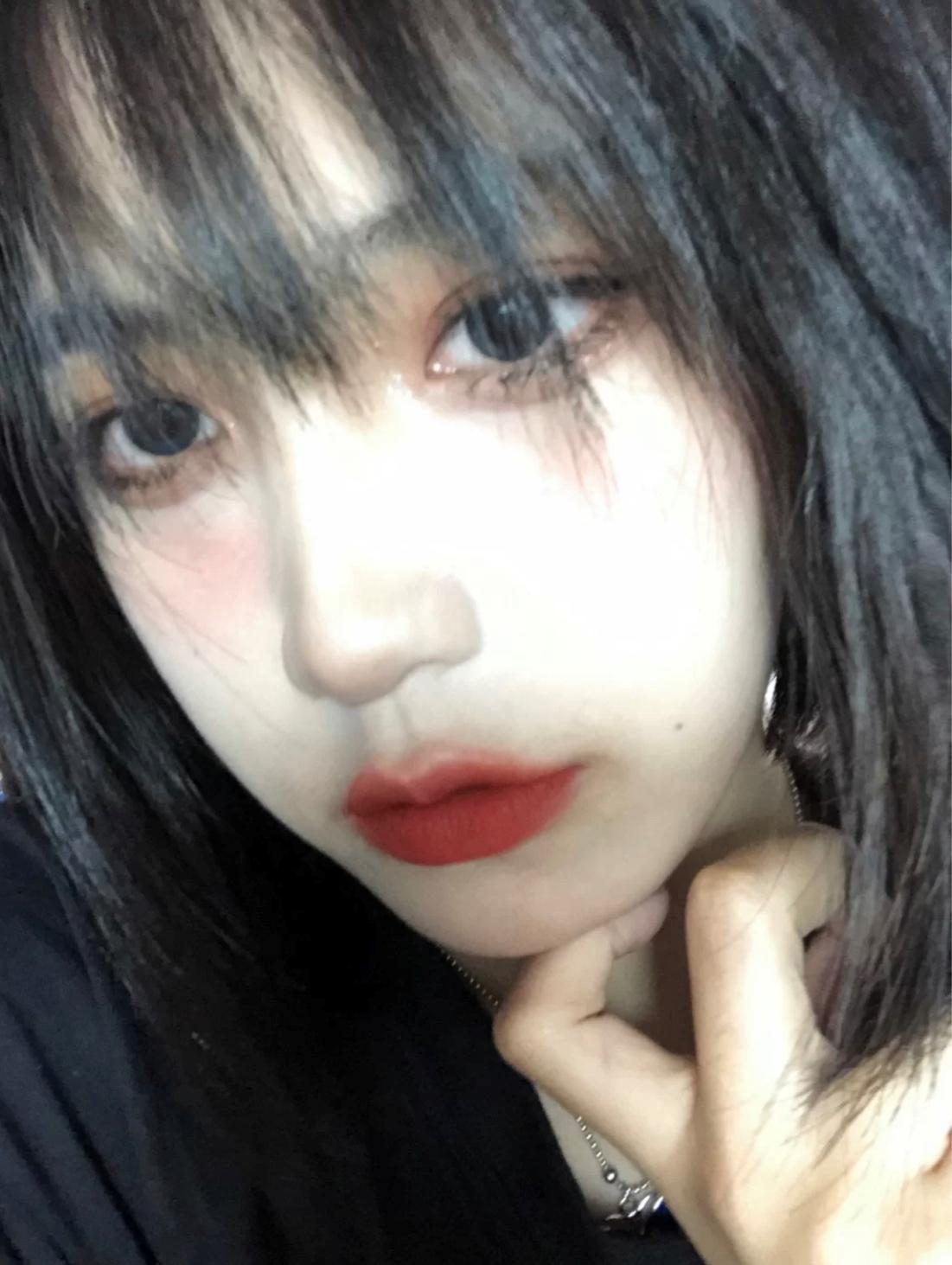 散粉蜜粉粉饼定妆喷雾的区别,夏天定妆用散粉还是喷雾还是粉饼