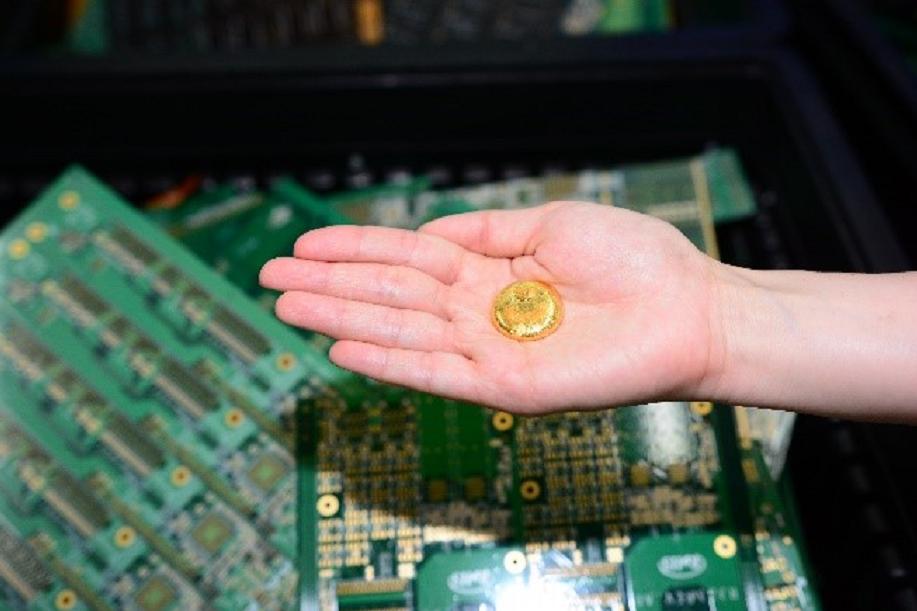 员工偷液炼金获利被刑拘,员工偷液炼金获利10多万元被抓