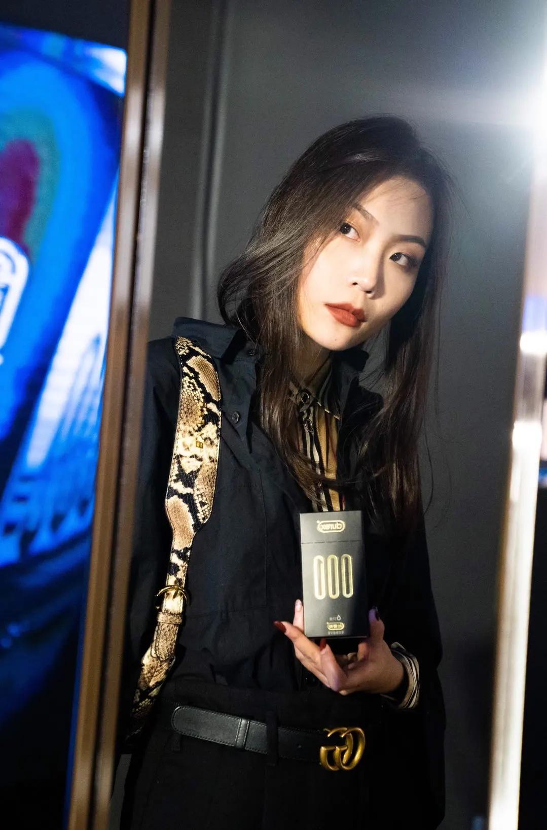 网红自拍照技巧大全教程,网红怎么拍照p图教程