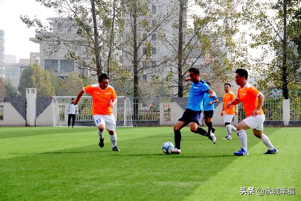 永城热爱足球的小伙伴们看过来，这里有一场公益足球赛