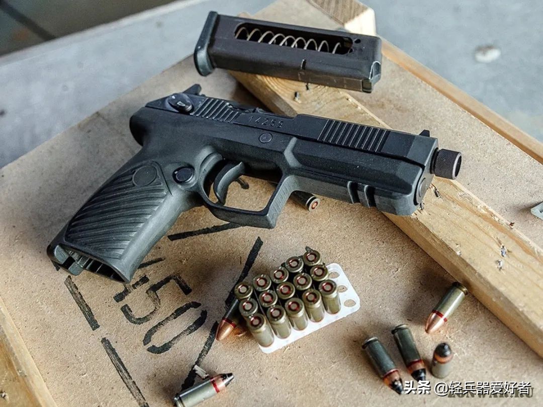 俄罗斯巨蟒手枪,俄罗斯蟒蛇手枪与斑蝰蛇手枪