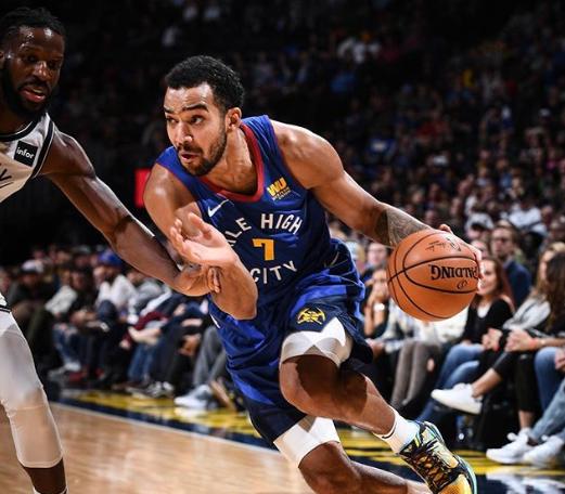 36分20篮板12助攻什么水平,生涯数据22.3分11.9篮板