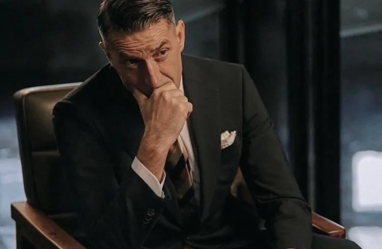 鍙洂鍙敎鐨勬尝澹】,鍙洂鍙敎绉佹埧缇庨