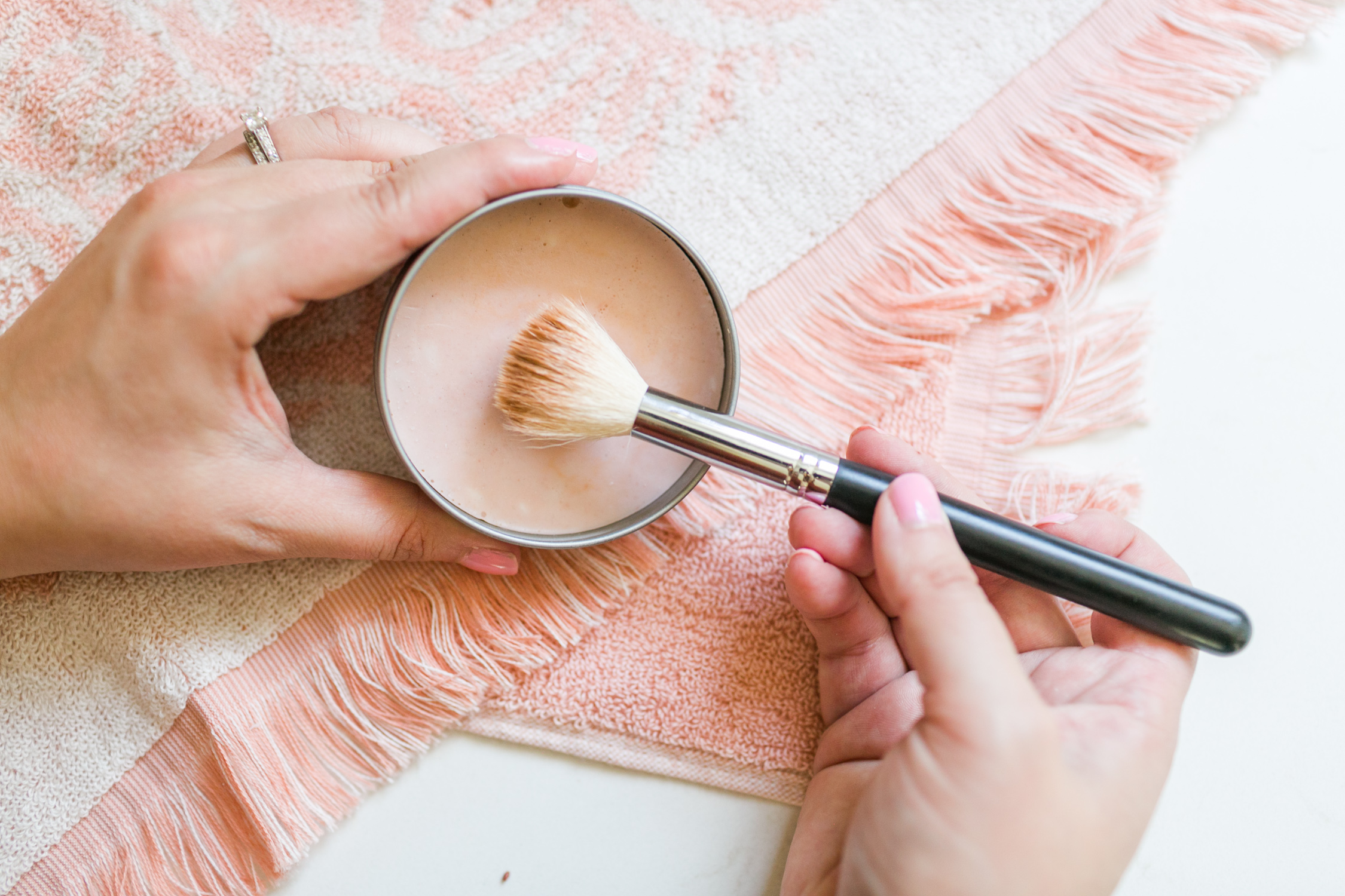 清洁海绵洗化妆刷的正确清洗方法,没清洗液化妆刷如何正确清洁