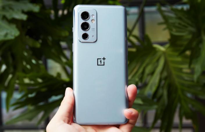 目前这4款手机配置全面值得买,目前公认值得入手的4款手机