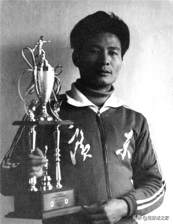 被球迷们称为球王的是哪位球星,能被称为球王的人