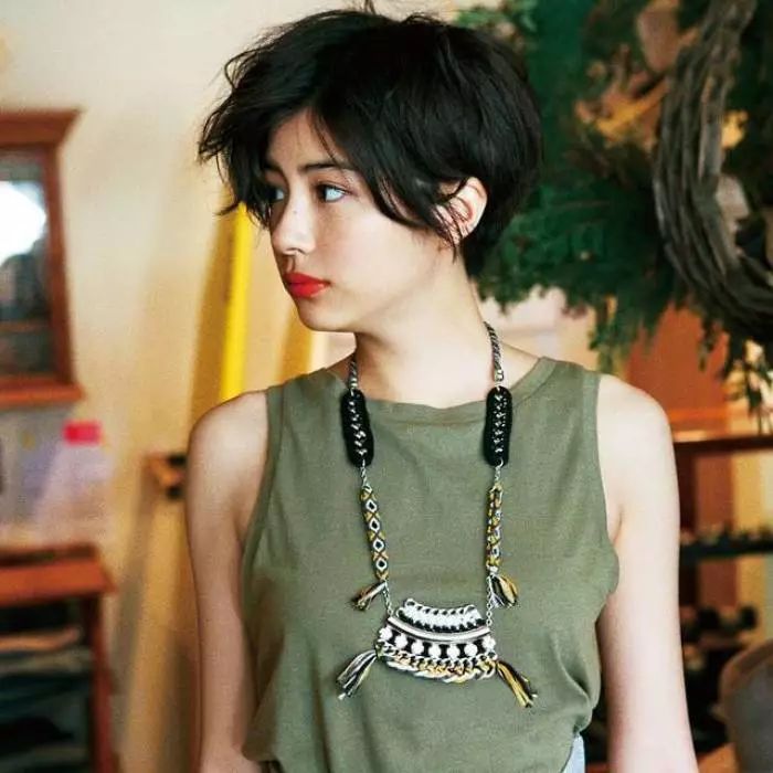 圆脸短发发型女2021流行发型日系,适合脸大圆脸的发型只剪不烫