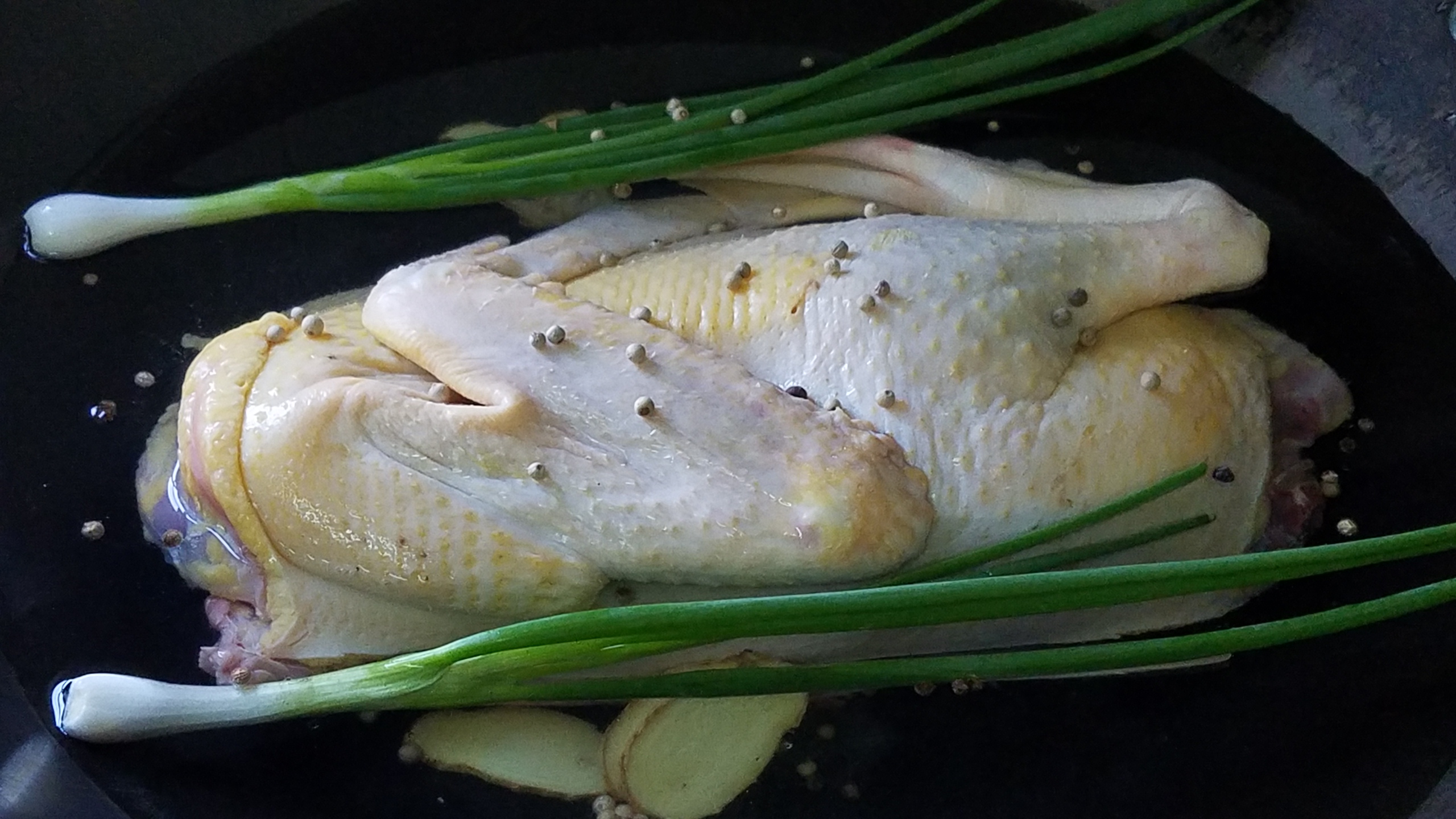 白切鸭的家常做法分享,广东白切鸭最正宗的教程