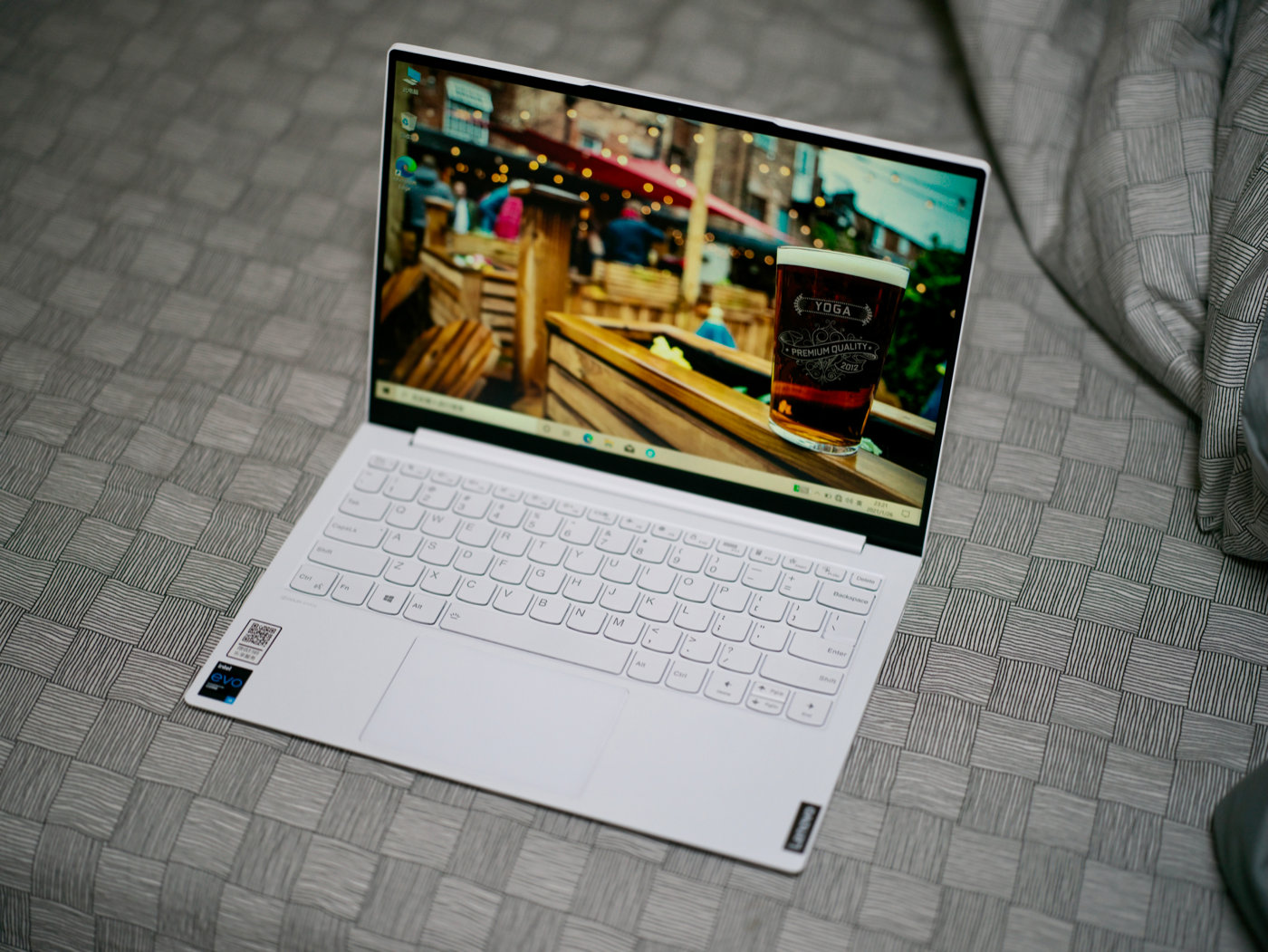 联想yogapro13s碳纤维限量版,联想yoga13s和小新pro14哪个好