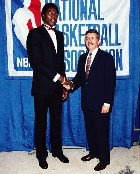 人物I奥拉朱旺—非洲男孩驰骋NBA，90年代四大中锋华山论剑