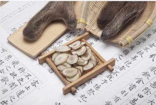 补钙就能对抗更年期骨质疏松,预防骨质疏松常做这两个动作就行