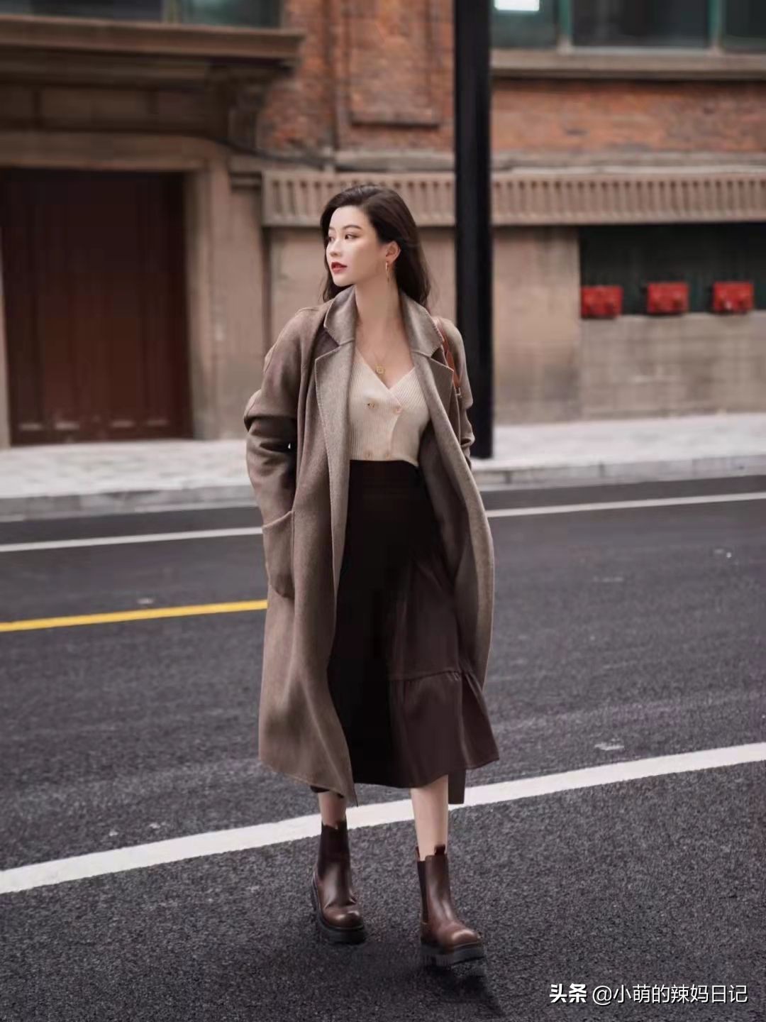 秋冬靴子推荐什么颜色,靴子穿哪种颜色洋气