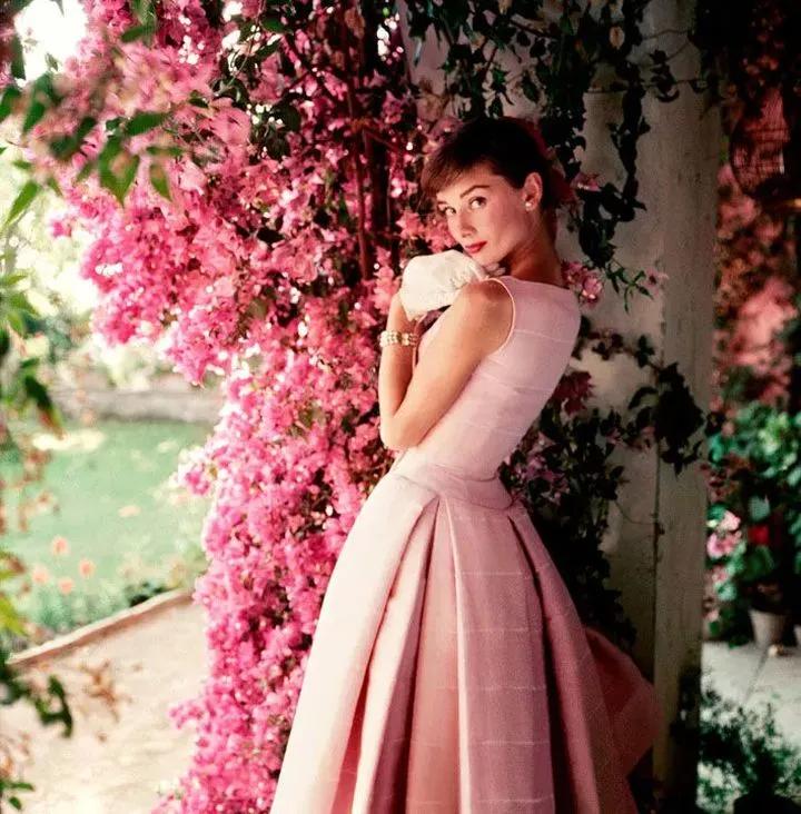 奥黛丽赫本穿搭图片,奥黛丽赫本穿哪个版本的好