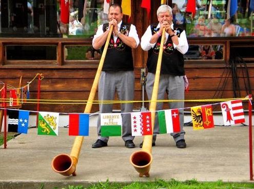 世界各国的国庆节节的时间及原因,各国国庆节节的节日风俗