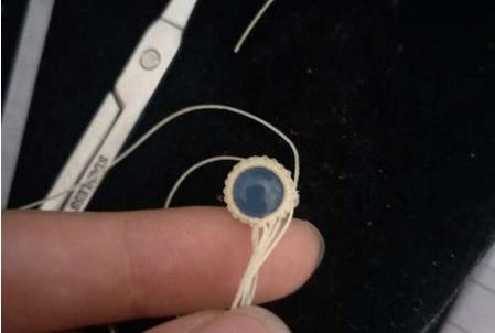 手编绳教程编戒指,戒指编绳款式一颗小珠子戴手上