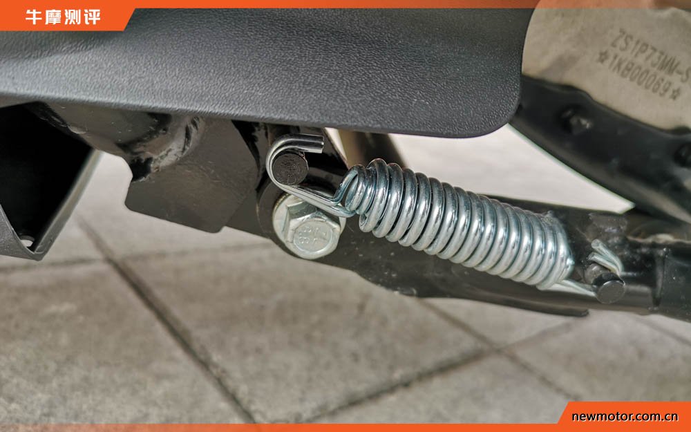 油箱17升续航可达400公里,最佳国产踏板摩旅车