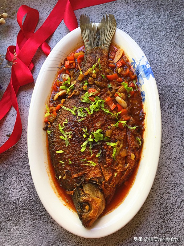 红烧鱼怎样做肉质细腻还入味,红烧鱼怎么才能让鱼皮不粘锅