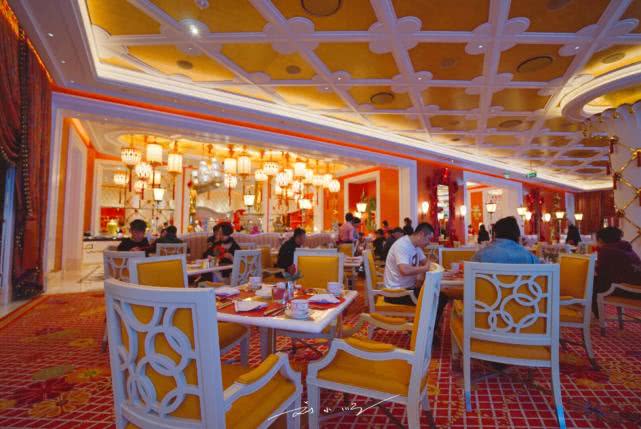 澳门总共有几个豪华酒店,澳门的酒店是全世界最多的吗