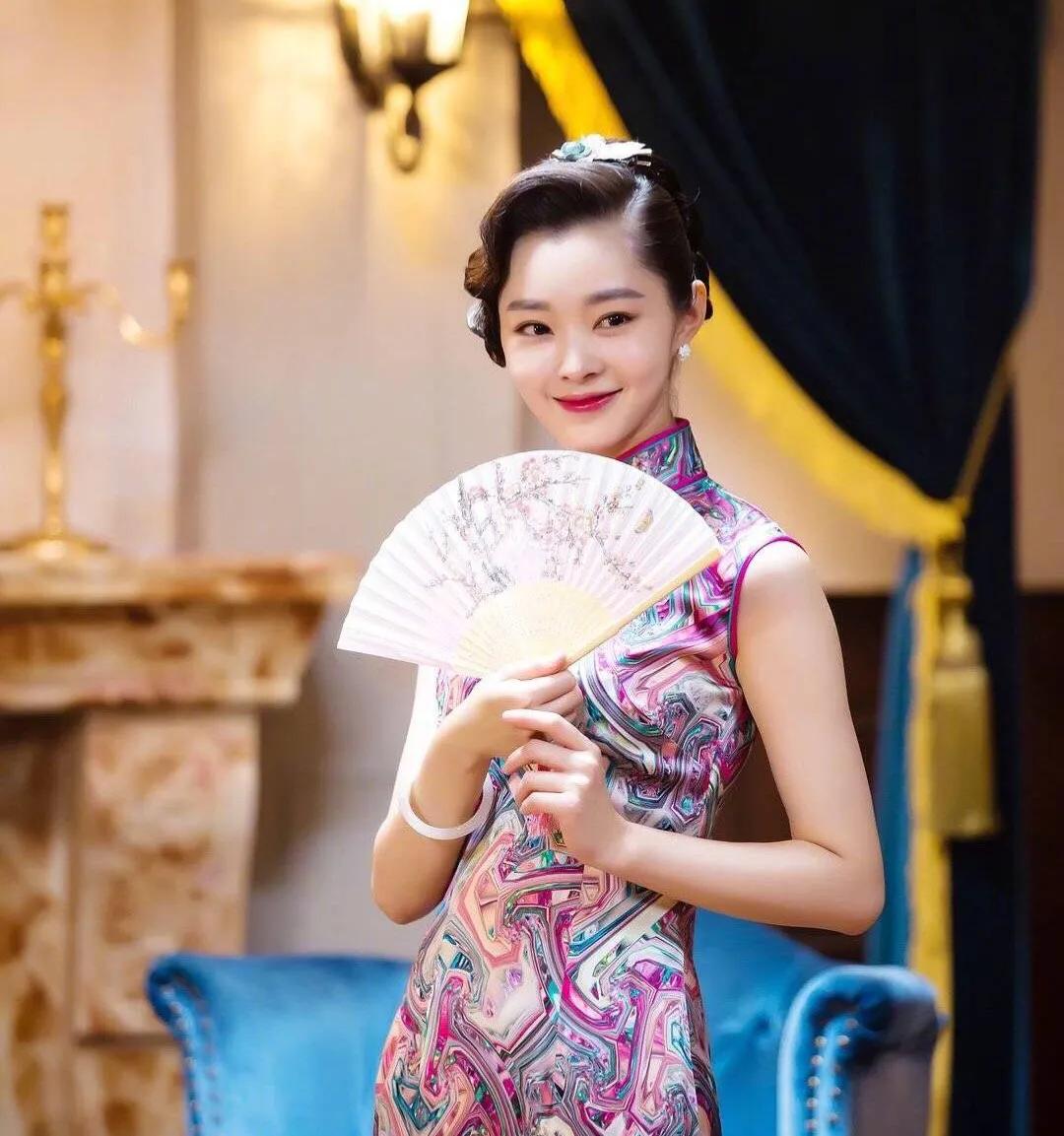 赵丽颖粉群遭资本强压，张雨绮花式自炒堪称教科书，袁冰妍飘了？