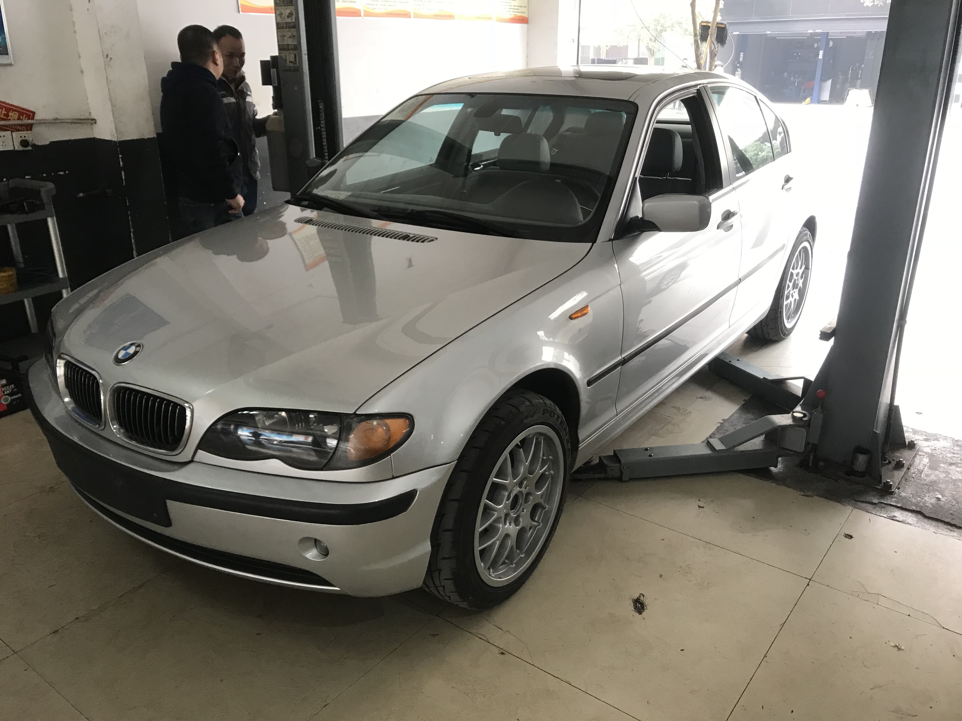 宝马e46325ci测评,宝马e46325i是国几