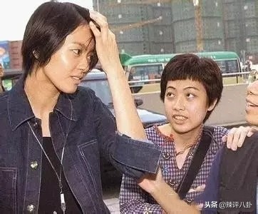 小记者俘获花心大富豪，从佣人女儿到传奇贵妇，如今身价500亿