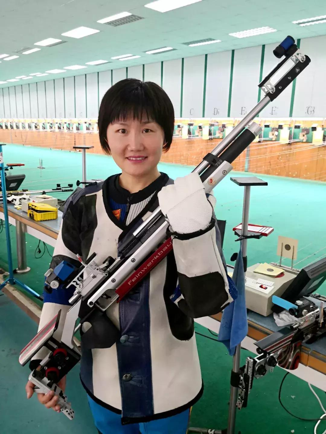 平顶山民警站上世警赛舞台张慧萍斩获世警射击比赛亚军