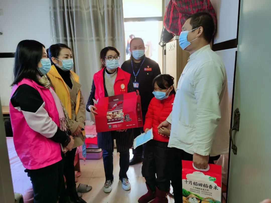 番禺｜嘘寒问暖关怀备至：桥南街让来穗人员暖心过年