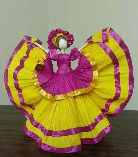 用玉米皮做的手工作品,手工玉米皮编席子教程