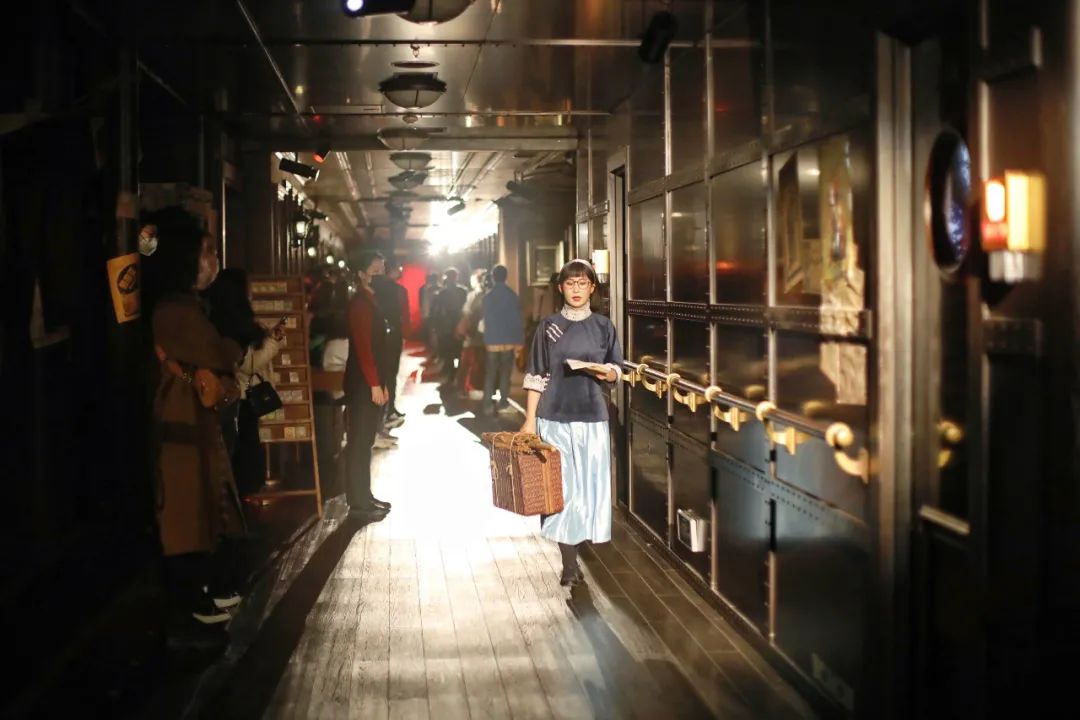 一场实景剧本杀！湖北武汉网红船，298元一张船票，究竟值吗？