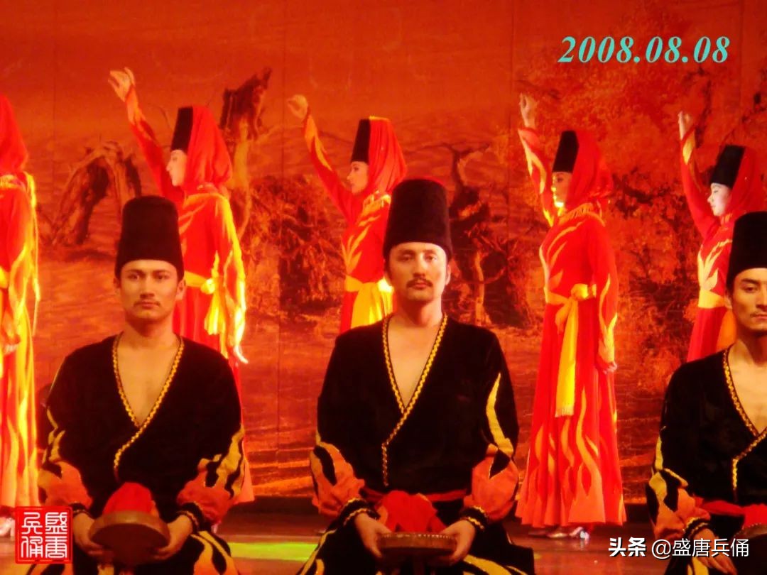 乌鲁木齐二道桥大巴扎民族风情,乌市二道桥国际大巴扎开街仪式