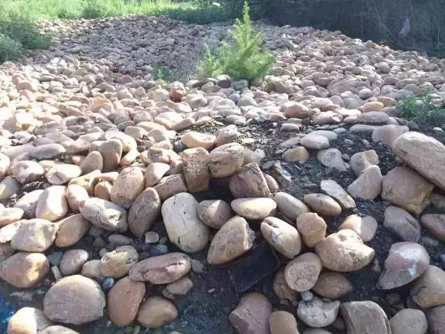 戈壁玉与戈壁石的区分,戈壁玉和戈壁石的区别