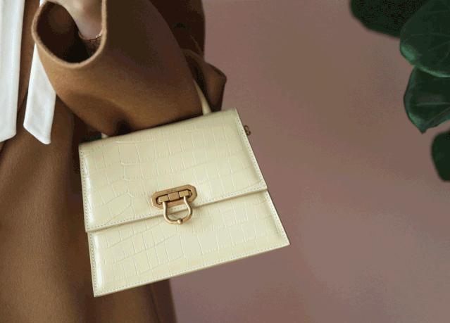 鼠年的女人买什么色的包包好,大牌鼠年限量款包包