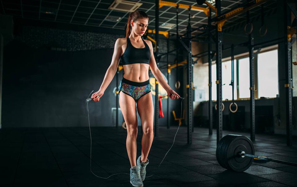 跳绳减肥每天跳4000个为什么不瘦,跳绳减肥到一定程度后就减不掉了