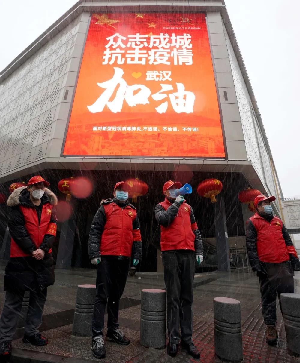 沧海横流尽显英雄本色中流砥柱,沧海横流显英雄本色