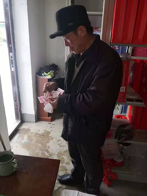 省委选调生铜川当第一书记，村民说他“想钱想疯了”