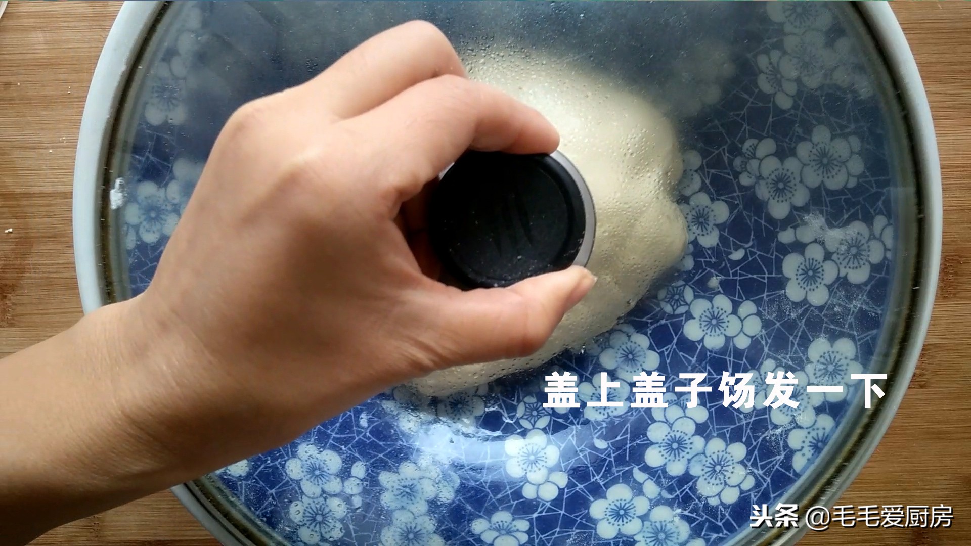 教你炸油条香甜酥脆不发硬,手把手教你在家炸油条