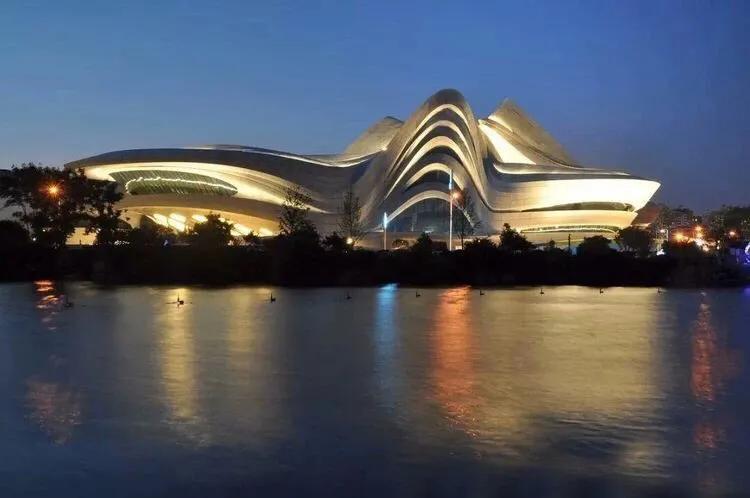 建筑界时尚女魔头,建筑女魔头作品