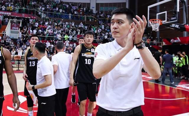 郭艾伦韩德君辽篮训练场,生死战前郭艾伦训练场