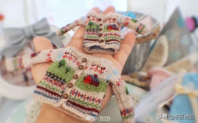 怎么用不要的衣服给玩偶做裙子,怎么给小玩偶做好看的小裙子