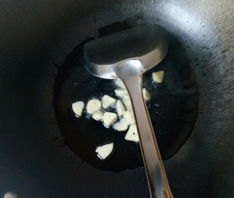 豆腐炖鱼最好吃的做法和配方,红烧鱼焖豆腐正宗做法