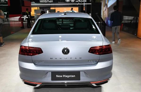 18万可以买一台15年的奔驰c200吗,预算20万买a4l还是奔驰c200