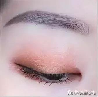 眼妆怎么画自然又好看眼影教程,用四种眼影怎么画眼妆好看