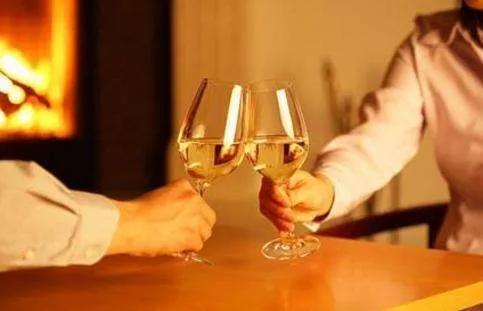 解酒误区注意事项有哪些,醉酒解酒的误区有哪些