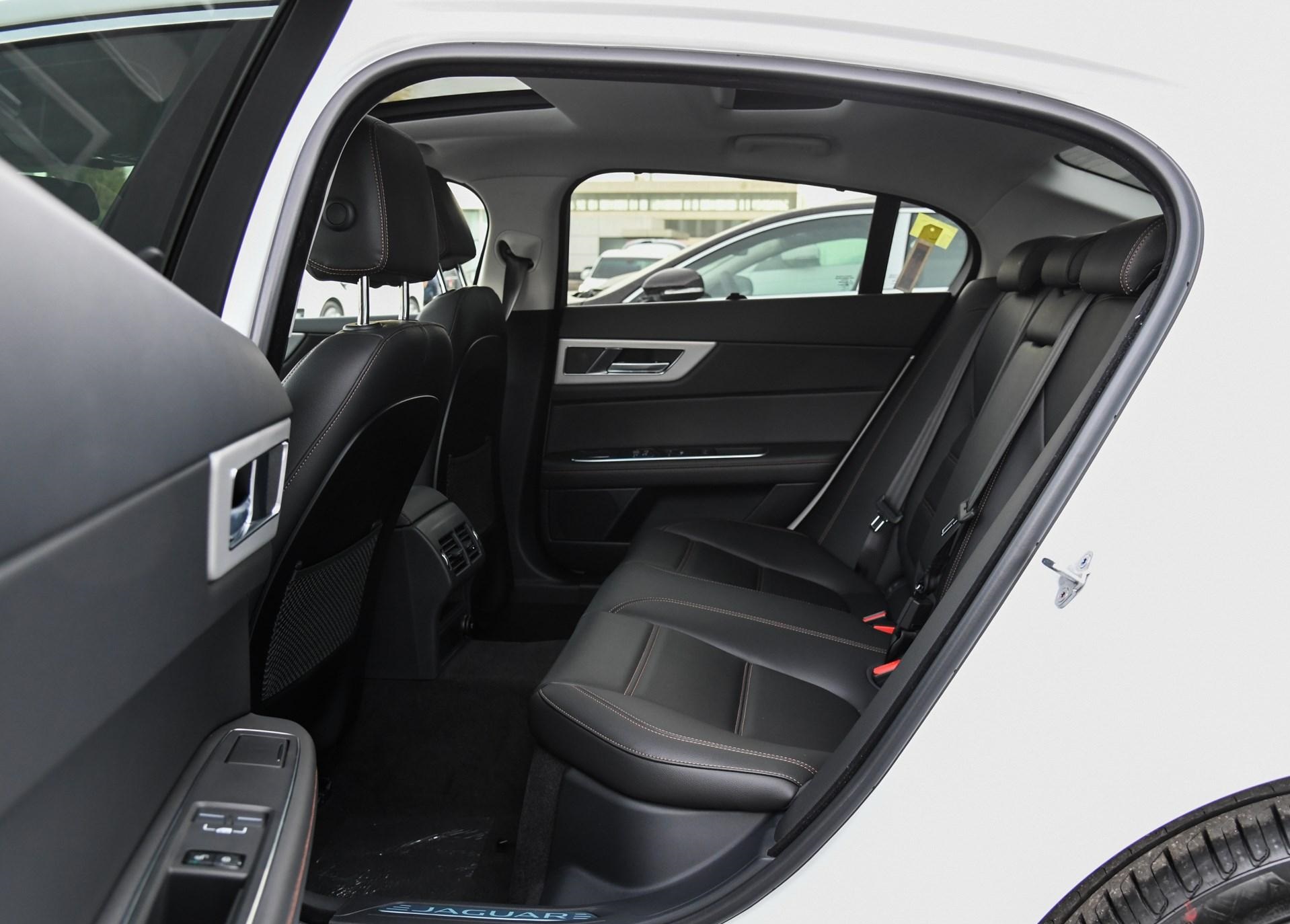 捷豹xel优雅版英国赛车绿,驾驶乐趣的完美诠释新款捷豹xel