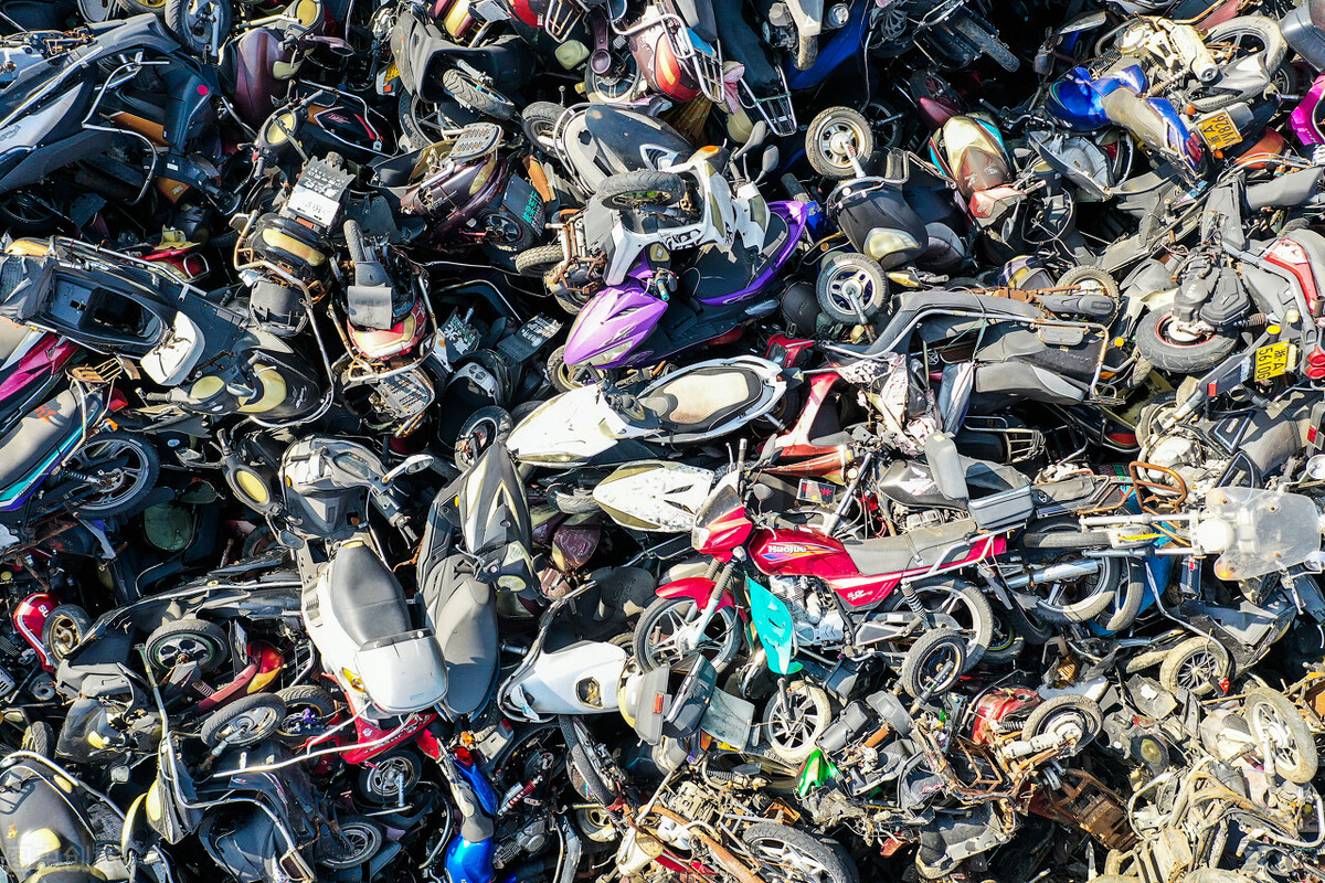 旧摩托车回收多少钱一车,下乡收废旧摩托车