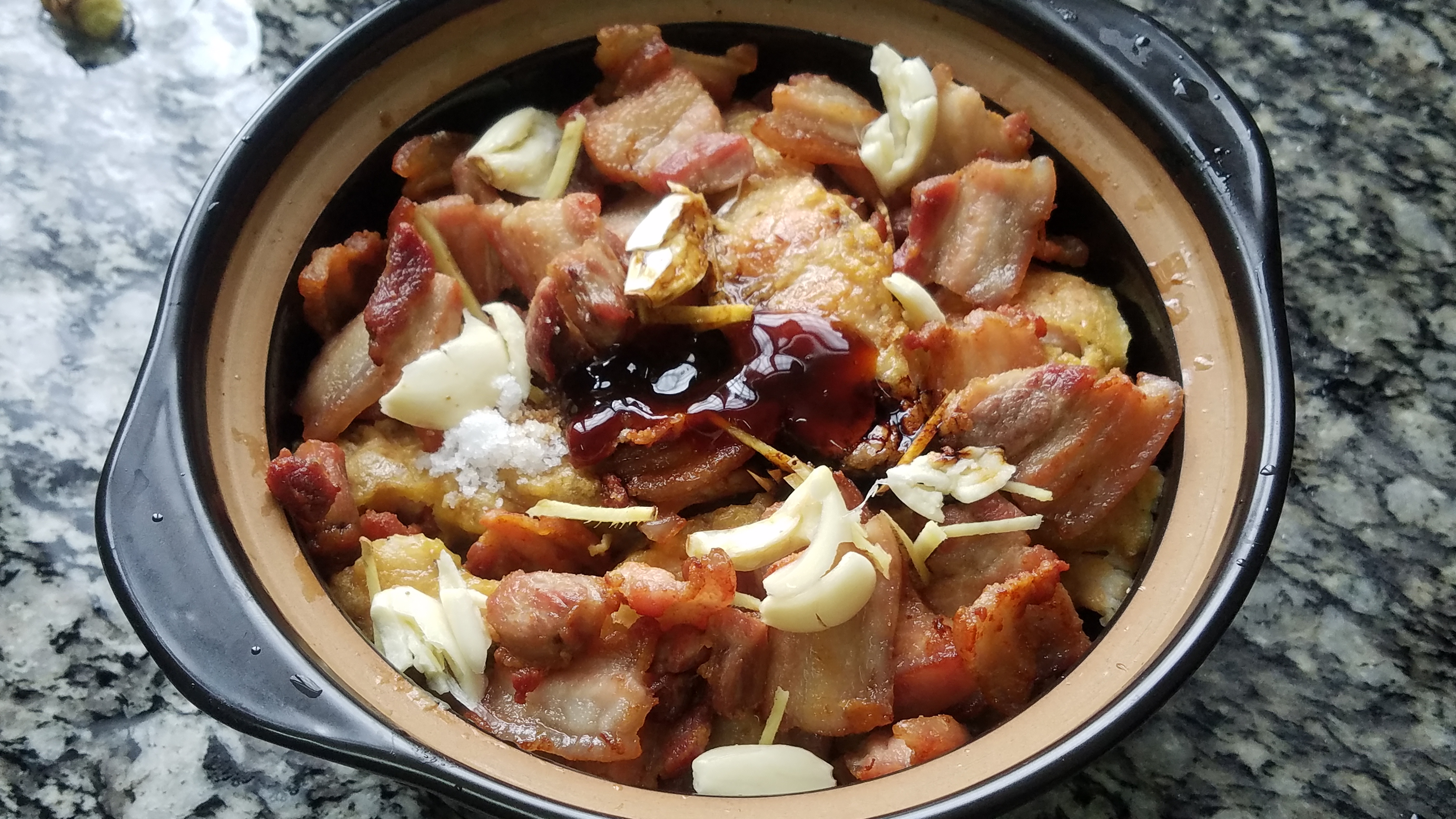 五花肉焖鱼干的做法,豆豉焖鱼五花肉的做法