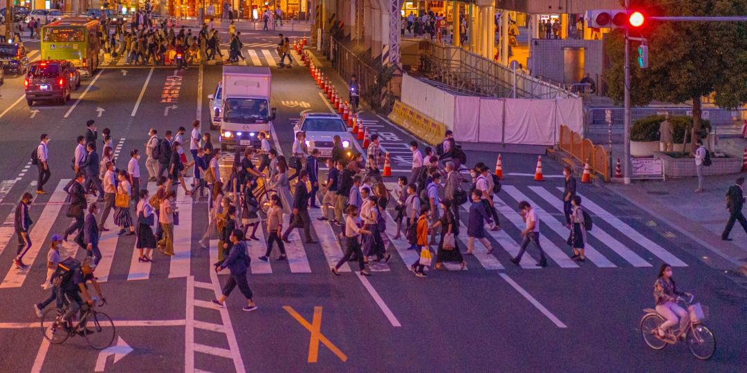 买了一套房子可一点也不高兴,买一套房子就花了几十万