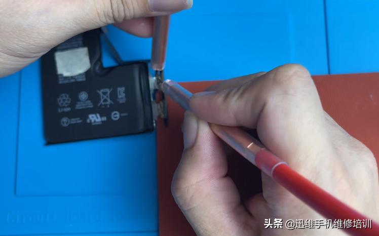 iphonexs自己换电池需要注意什么,iphonexs怎么去官方换电池